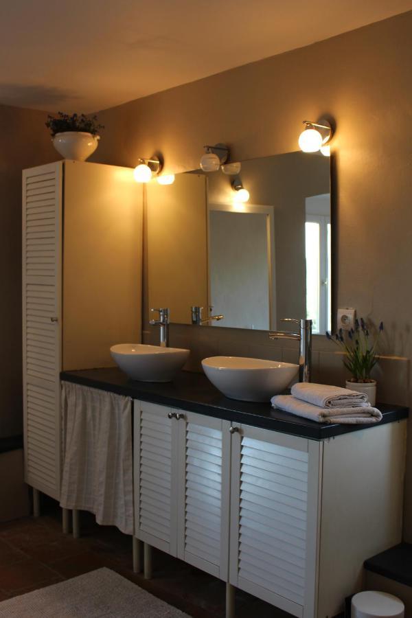 Mas Les Romarins, 10 Min D'Uzes, Piscine Et Grand Jardin Clos, Jeux, Nid De Repos Et Base Pour Activites Dans Le Gard (Adults Only) Bagian luar foto