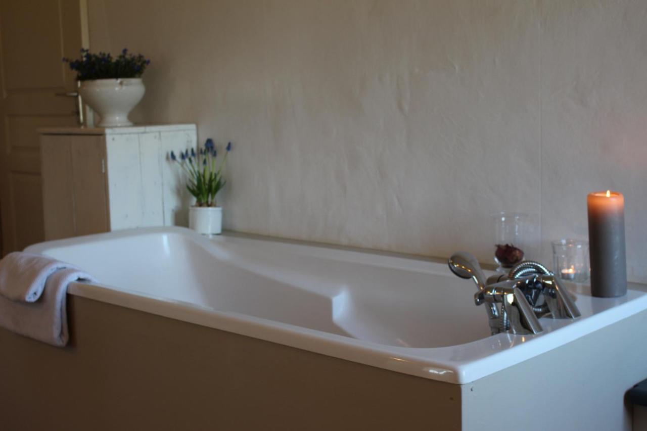 Mas Les Romarins, 10 Min D'Uzes, Piscine Et Grand Jardin Clos, Jeux, Nid De Repos Et Base Pour Activites Dans Le Gard (Adults Only) Bagian luar foto