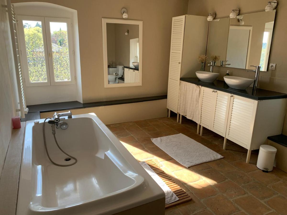 Mas Les Romarins, 10 Min D'Uzes, Piscine Et Grand Jardin Clos, Jeux, Nid De Repos Et Base Pour Activites Dans Le Gard (Adults Only) Bagian luar foto