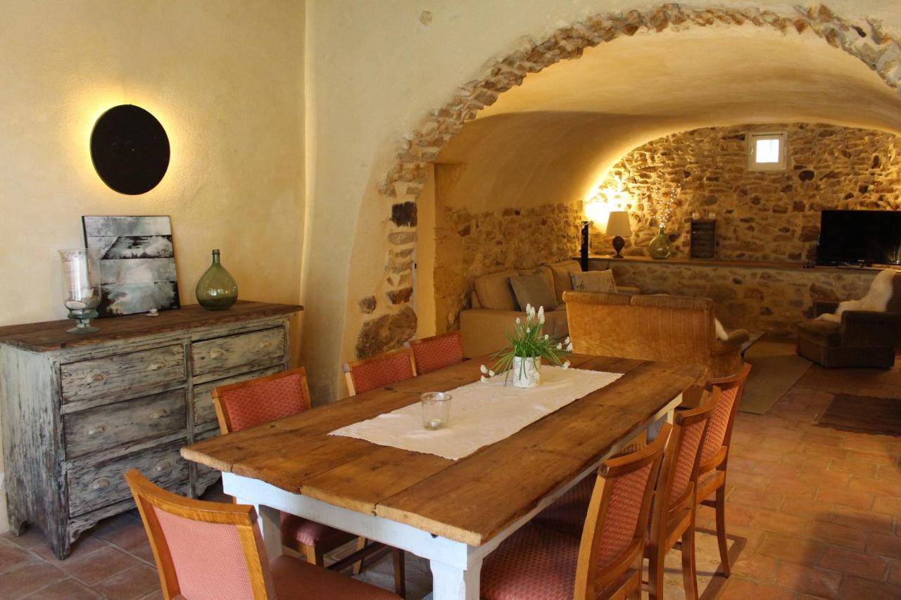 Mas Les Romarins, 10 Min D'Uzes, Piscine Et Grand Jardin Clos, Jeux, Nid De Repos Et Base Pour Activites Dans Le Gard (Adults Only) Bagian luar foto